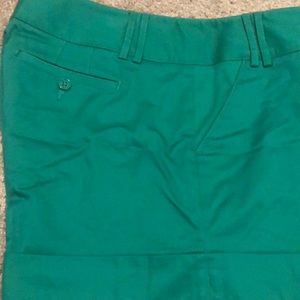 Shorts green super cute not to short size Large
